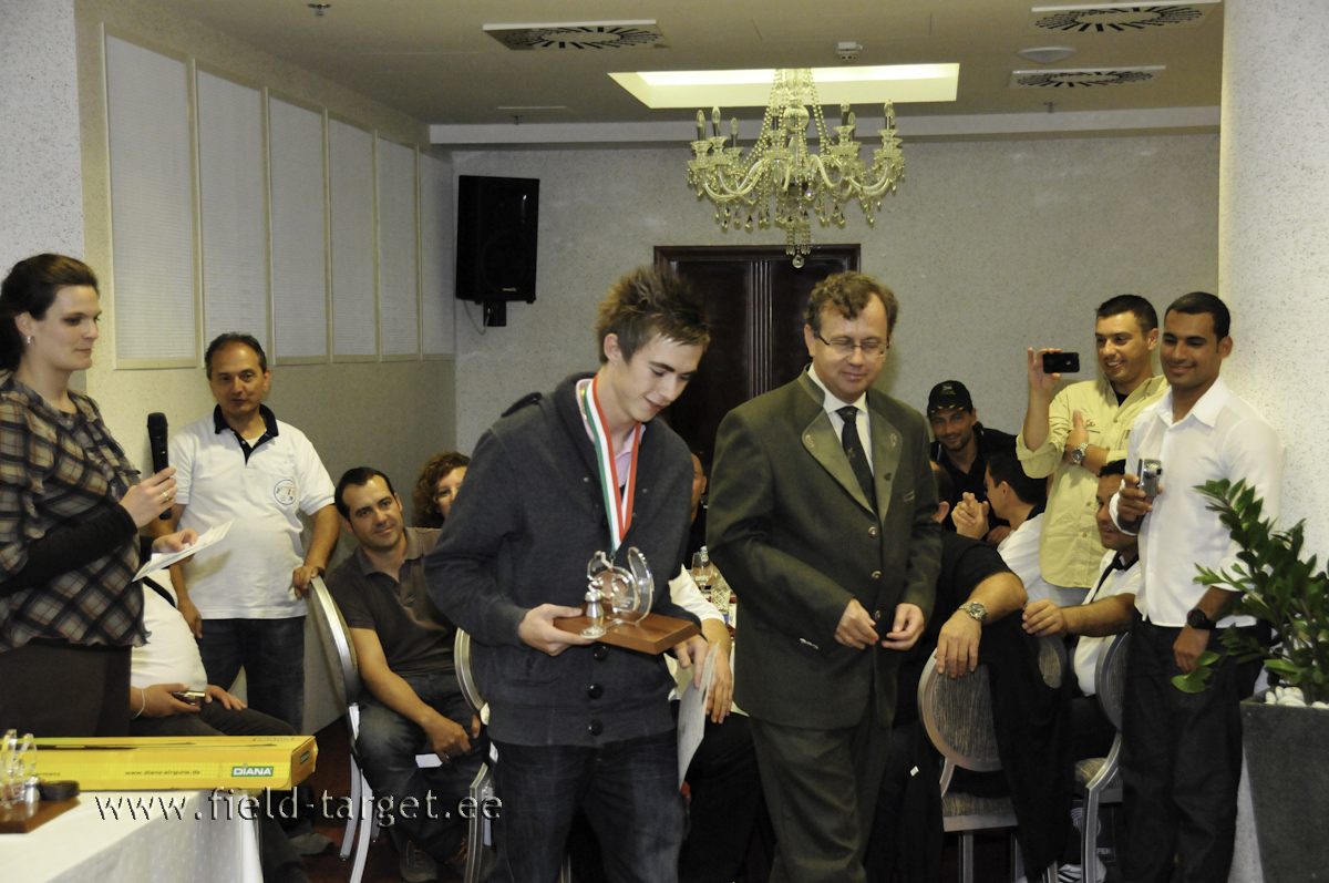 Suruõhupüsside pronks, juunioride maailmameister, Craig McDonald Inglismaalt 137 tabamusega